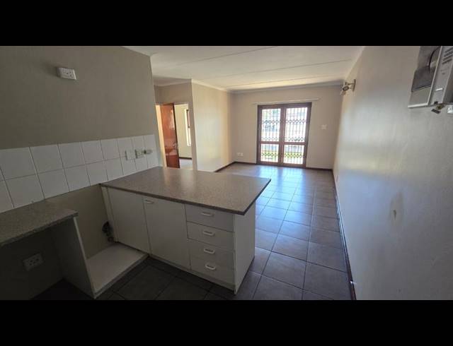 2 BEDROOM PROPERTY TO RENT IN GOODWOOD CENTRAL